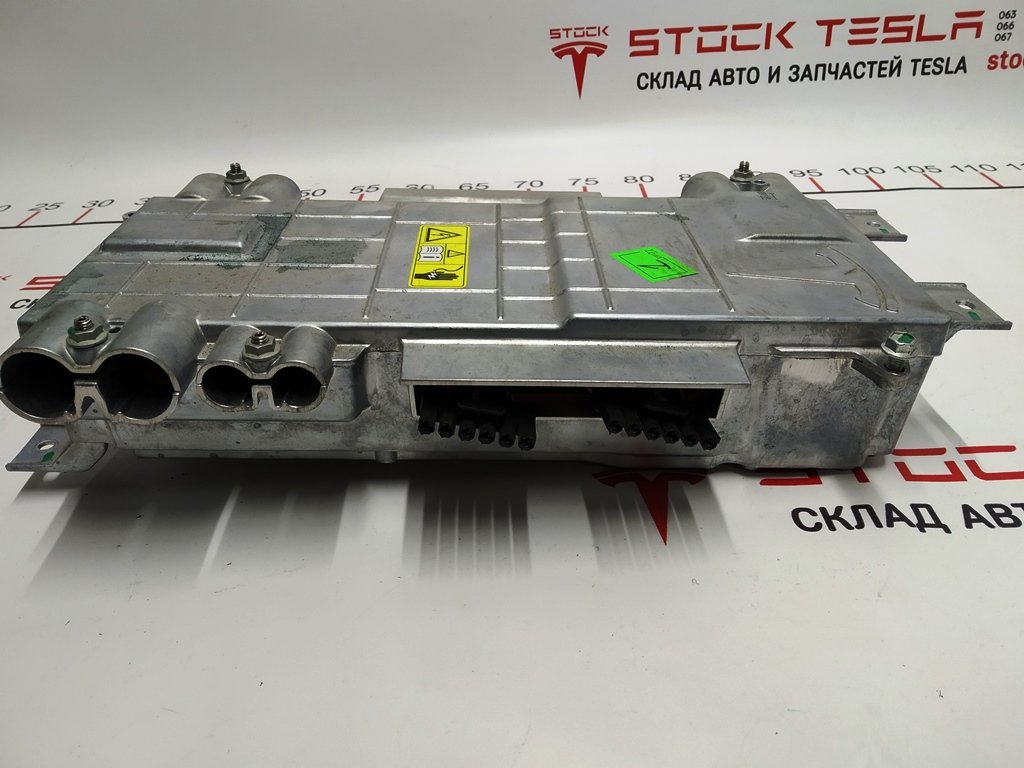 9 Джаншен бокс 2-я генерация Tesla model S 1021154-02-J